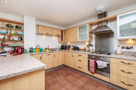 2 bedroom apartment to rent - Photo 5