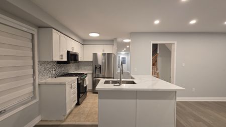 For Lease - 36 Burwell Street, Whitby, Ontario - Photo 3