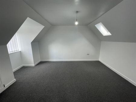 4 bedroom detached house to rent - Photo 3