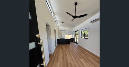 Brand New Luxury Home - Photo 3