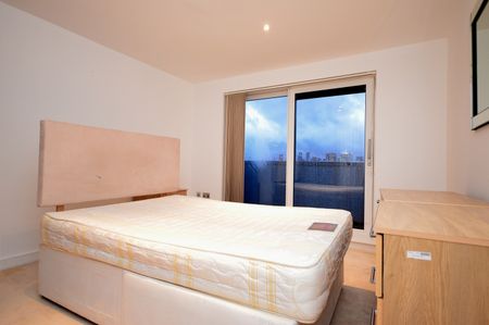 1 Bed Flat, Westgate Apartments, E16 - Photo 3