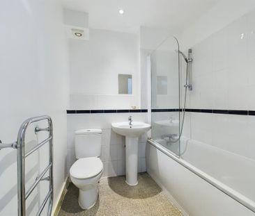 2 bedroom flat to rent - Photo 6
