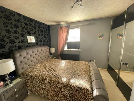 2 bedroom semi-detached house to rent - Photo 5