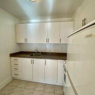 Spacious and Bright, JR-1 Bedroom Available NOW!!! - Photo 1