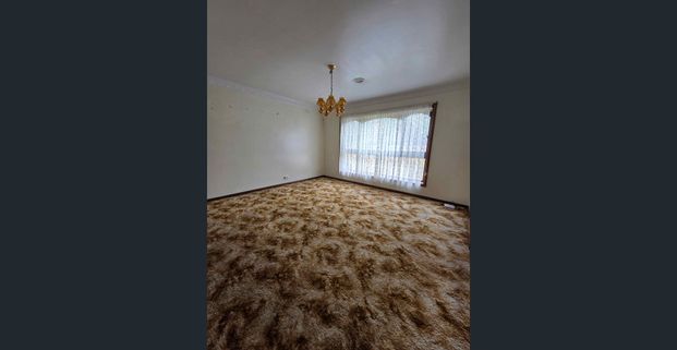 WELL MAINTAINED FAMILY HOME - Photo 1