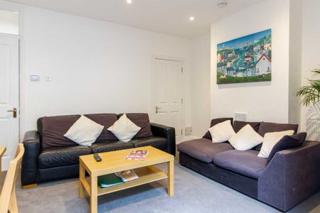 Room 4 - Photo 4