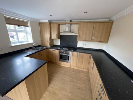 2 bedroom flat to rent - Photo 4