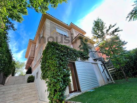 Bedroom with ensuite bathroom at Calle Triana 35 - Photo 3