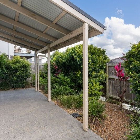 3 Bedroom Townhouse - Photo 1