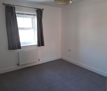 2 bedroom character property to rent - Photo 3