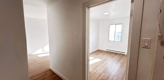 2 CH - 1 SDB - Montreal - $1,095 /mo - Photo 2