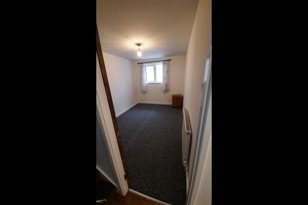 3 Bed Terraced House, Howards Grove, SO15 - Photo 1