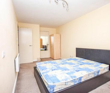 2 bedroom flat to rent - Photo 6