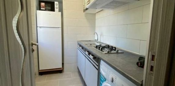 Apartamentul este situat in zona Blascovici - Fotografie 2