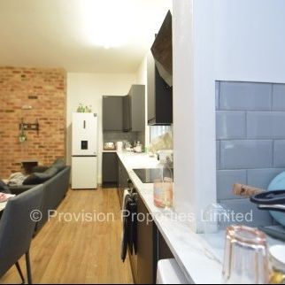 4 Bedroom Rentals Hyde Park - Photo 1