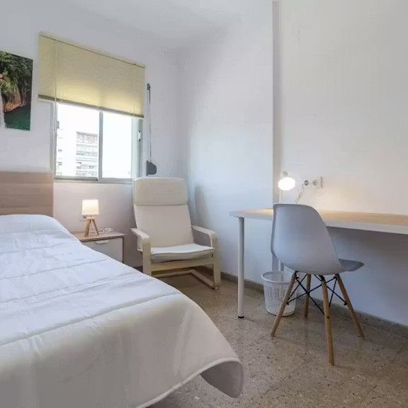 Avenida de Ausiàs March, Valencia, Valencian Community 46006 - Photo 1