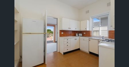 Light and Bright Two Bedroom Apartment - Photo 4