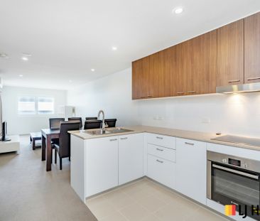Furnished l Premium Location l 1 Bedroom + Study - 6 Month Lease Only - Photo 6