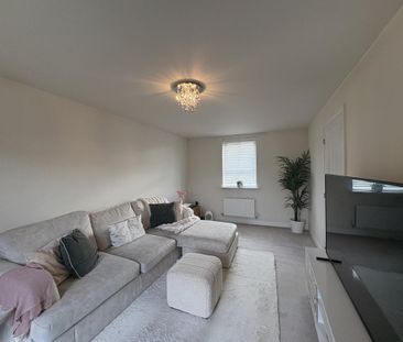 3 bedroom detached house to rent - Photo 2