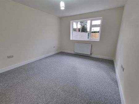 3 bedroom detached bungalow to rent - Photo 4