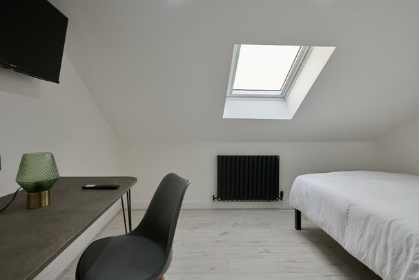 6 bedroom house to rent - Photo 1