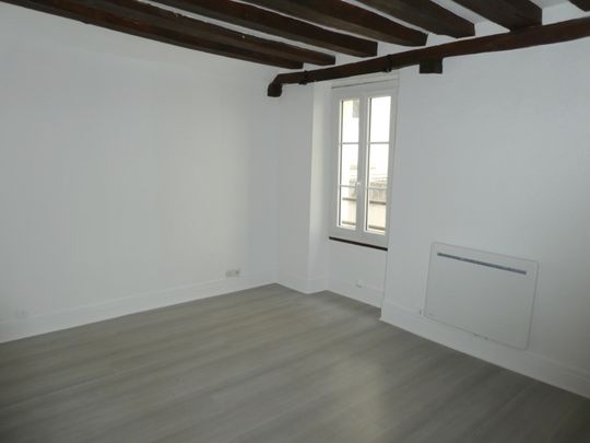 Location Appartement 1 pièce 24m² FONTAINEBLEAU 77300 - Photo 1