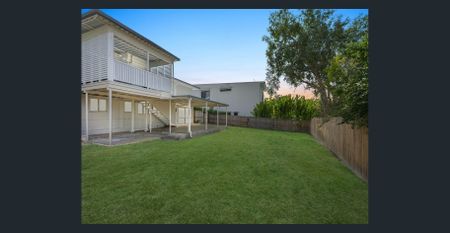 Renovated Haven in a Quiet Cul-de-sac - Photo 3