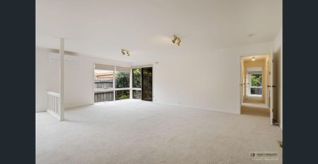Large family home in Central location - Photo 3