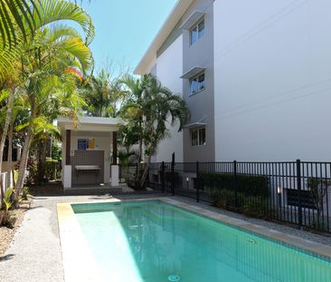 2 bedroom fully furnished Apartment - Photo 2