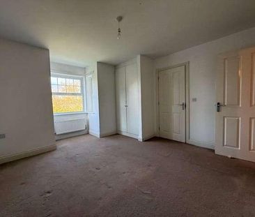 Ulric House, Waleron Road, Fleet, GU51 - Photo 2