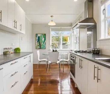 Family Friendly in Hamilton East - Photo 4