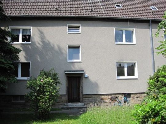 günstige Single-Wohnung mit modernisiertem Duschbad - Foto 1