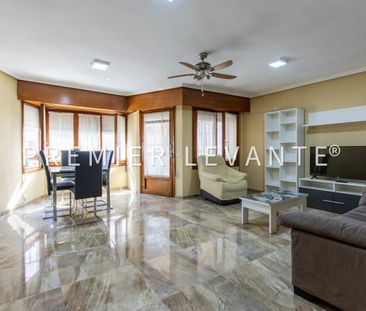 Piso de alquiler en Avenida Alfonso X el Sabio, Mercado - Photo 3