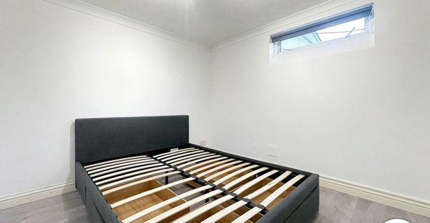 2 bedroom property to rent - Photo 1