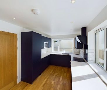 3 bedroom detached house to rent - Photo 3