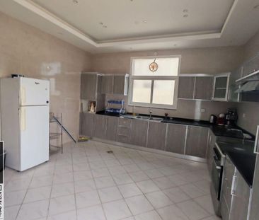 Stunning 5 BR Villa in Al Zaheya Gardens with - Photo 3