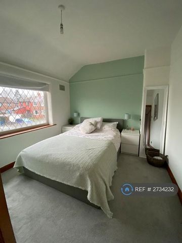 3 bedroom semi-detached house to rent - Photo 3