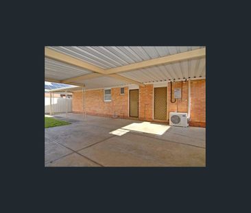 Original 4 Brm Basket Range Home - Fantastic Location Opposite a Pa... - Photo 3