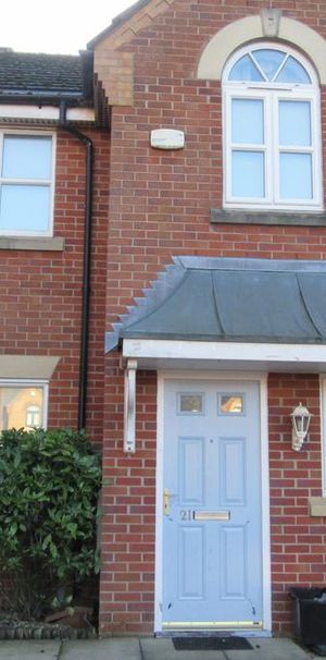 3 bedroom mews to rent - Photo 1