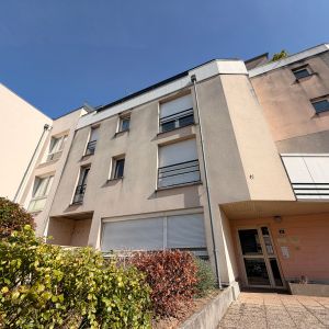 Location Appartement 1 pièce 25m² ORLEANS 45100 - Photo 2