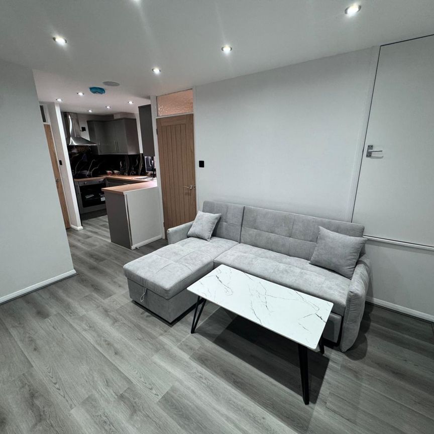 6 Aldersley Road, Wolverhampton, West Mildands, WV6 9LT - Photo 1