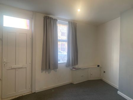 Room in a Shared House, Whittier Road, NG2 - Photo 5