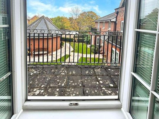 Great North Road, Hatfield, AL9 - Photo 1