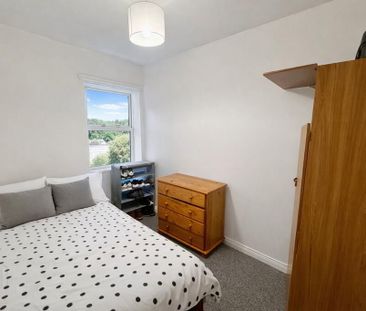 52 Olympia Drive, Belfast, BT12 6NH - Photo 4