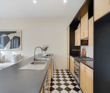 Stylish & Light-Filled 2-Bedroom Home in Prime Eastwood Location - Photo 2