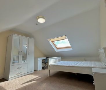 12 Bedroom Student Home – Llanbleddian Gardens - Photo 3