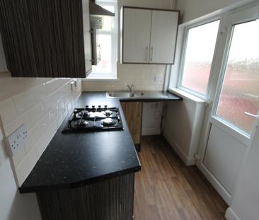 3 bedroom semi-detached house to rent - Photo 5