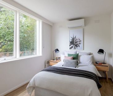 Bright and Stylish Apartment in Prahran - Photo 6