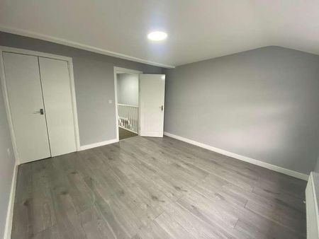 Eastwood Road Ilford, IG3 - Photo 2