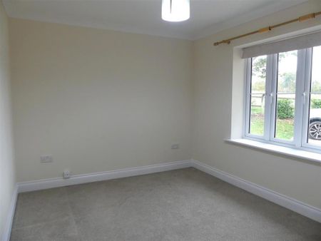 3 bedroom detached bungalow to rent - Photo 3